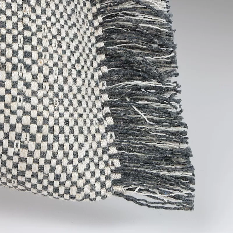 Poduszka dekoracyjna 30x50 szara – PERU | Davis Home