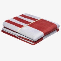 Narzuta czerwono-niebieska ETTORE 200x200 – nowoczesna narzuta na łóżko