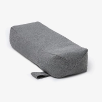 Wałek do jogi i medytacji CALMA biało-czarny – harmonia, ergonomia, łuska gryczana