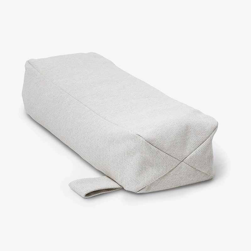 Wałek do jogi i medytacji CALMA jasno beżowy – ergonomia, łuska gryczana, harmonia