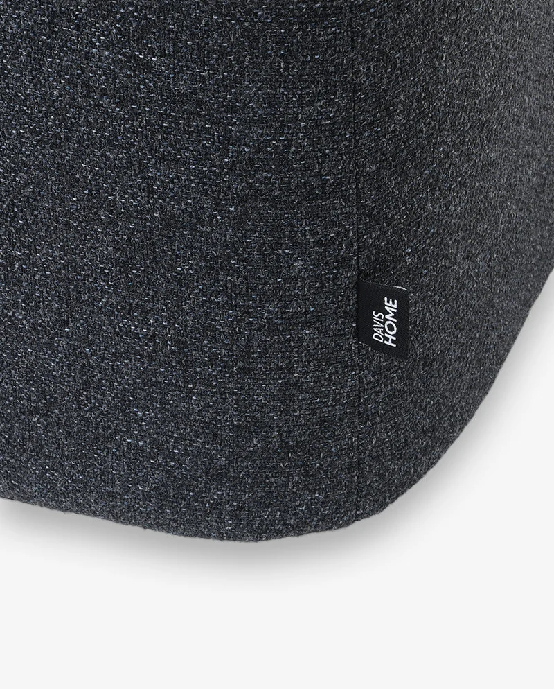 Pufa CALMA ciemnoszara – stabilność, siła, ponadczasowy styl