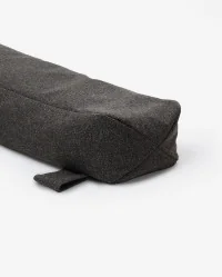 Wałek do jogi i medytacji CALMA brązowy – stabilność, ziemia, łuska gryczana