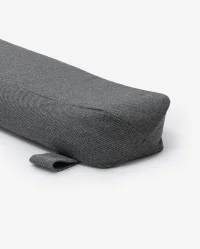 Wałek do jogi i medytacji CALMA biało-czarny – harmonia, ergonomia, łuska gryczana